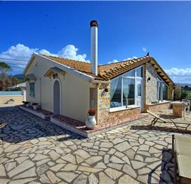 3 bedroom seaside villa with pool, Acharavi, sleeps 6